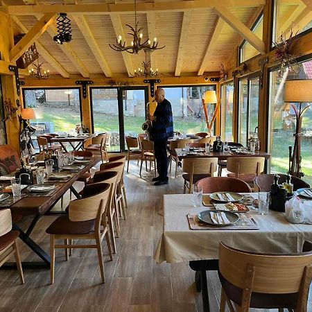 Algara Hut Hotel Panichishte Exterior photo