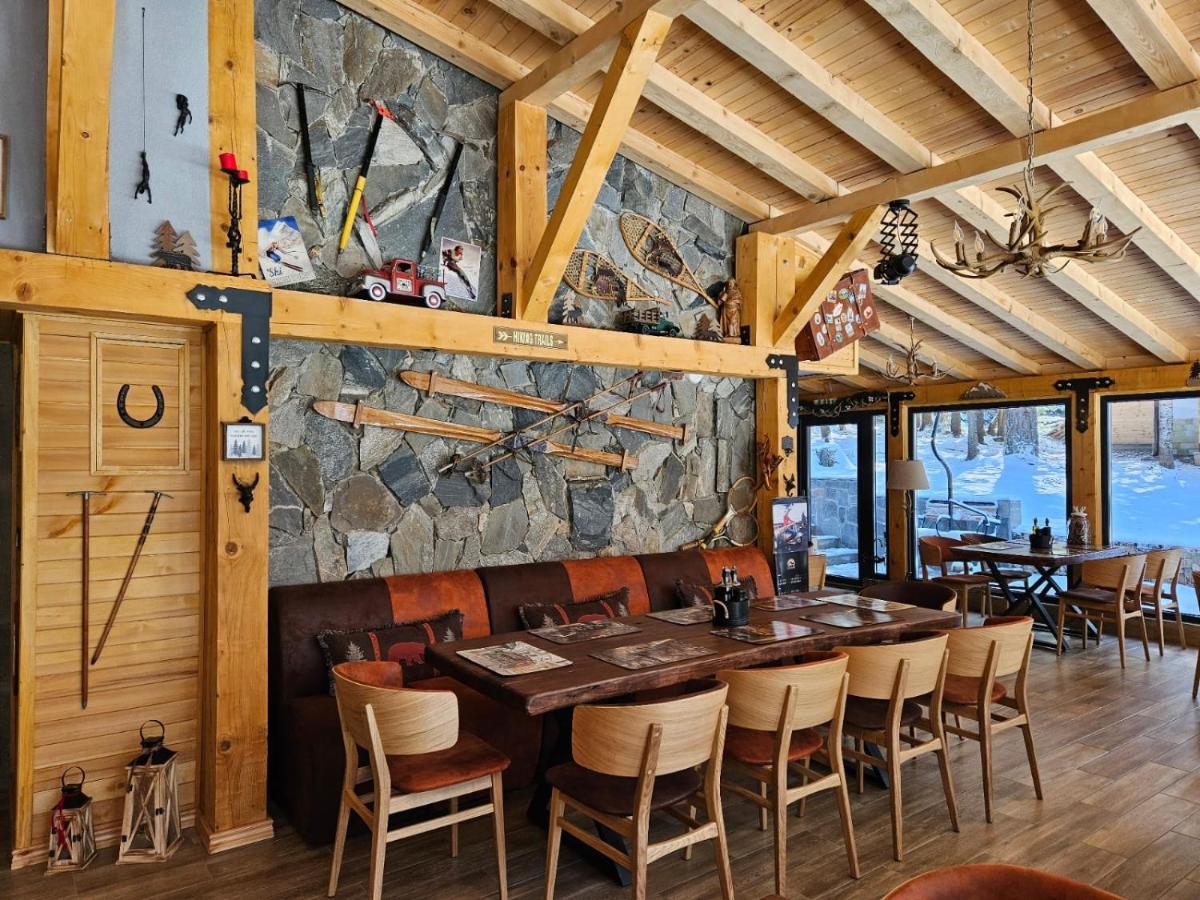 Algara Hut Hotel Panichishte Exterior photo